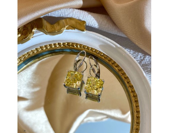 SMALL SQUARE DANGLE ZIRCONIA EARRINGS