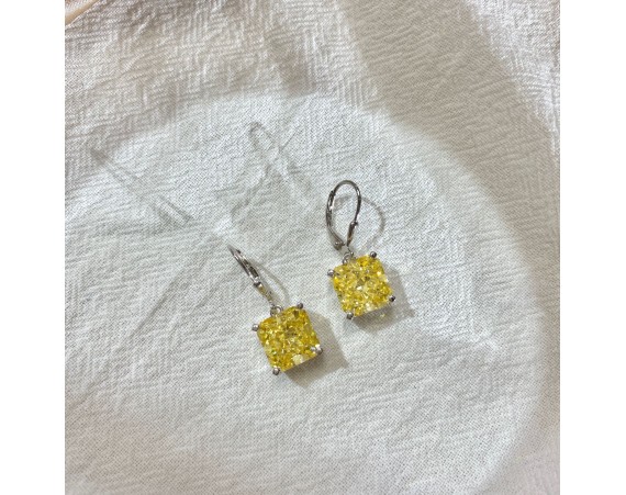 SMALL SQUARE DANGLE ZIRCONIA EARRINGS