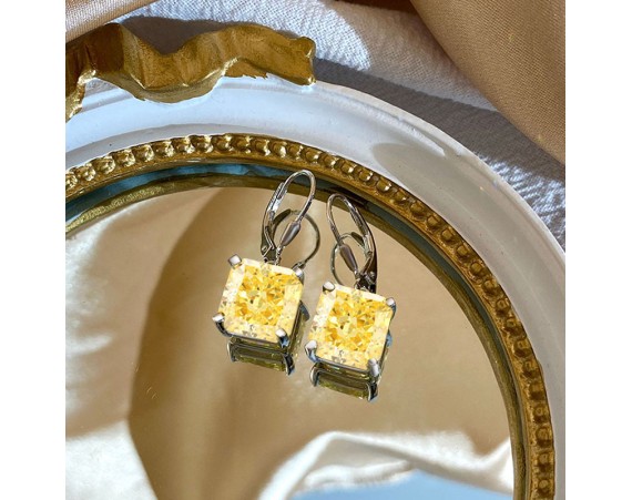 SMALL SQUARE DANGLE ZIRCONIA EARRINGS