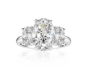 EGG-SHAPED WHITE ZIRCONIUM RING
