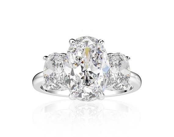 EGG-SHAPED WHITE ZIRCONIUM RING