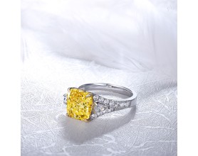 SQUARE ZIRCON RING